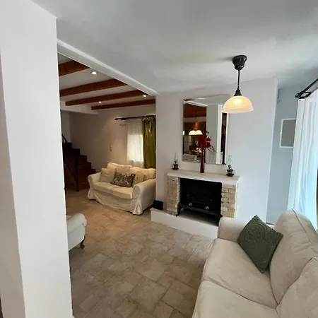 Vagelis House - 度假居 *